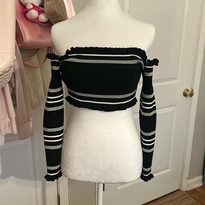 off the shoulder cropped long sleeve tank top